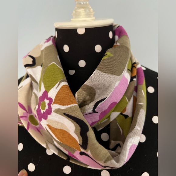 NWOT Vera Bradley Floral Print Sweater Scarf in purple gray green - Picture 2 of 4